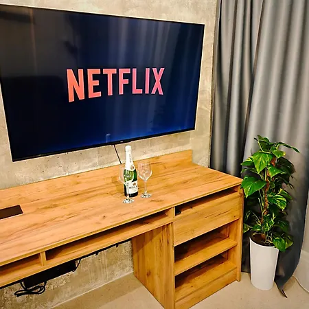Axiom - Zenith Xv - Netflix, Hbo, Champagne Apartment Košice