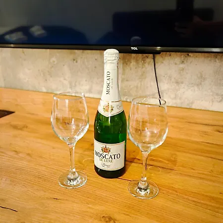 Axiom - Zenith Xv - Netflix, Hbo, Champagne Košice