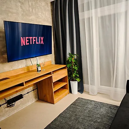 Axiom - Zenith Xv - Netflix, Hbo, Champagne Apartment Košice