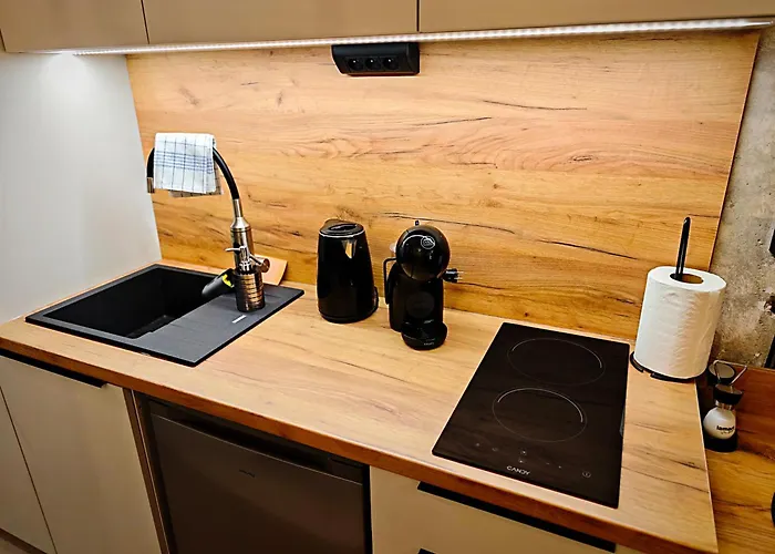 Axiom - Zenith Xv - Netflix, Hbo, Champagne Košice