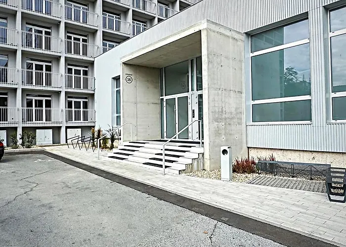 Axiom - Zenith Xv - Netflix, Hbo, Champagne Apartmán