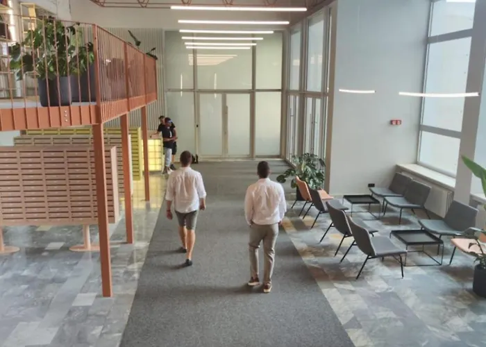 Axiom - Zenith Xv - Netflix, Hbo, Champagne * Košice