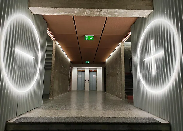 Axiom - Zenith Xv - Netflix, Hbo, Champagne